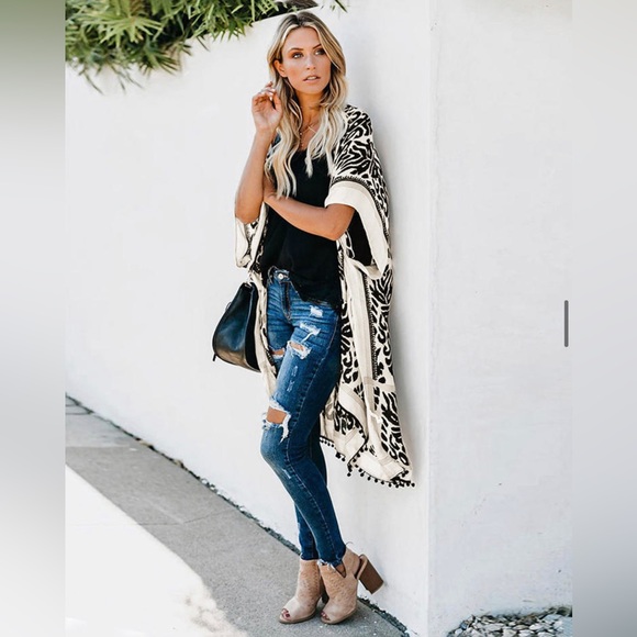 🔥NEW🔥rayon printed kimono robe cover up tassels in BLAC 🖤Aztec tribal print - Picture 2 of 5